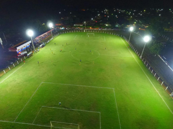 Conheça mais sobre a grama sintética para quadra de futebol