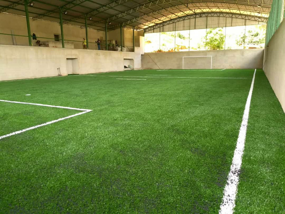 Gramado sintético para campo de futebol: uma escolha inteligente